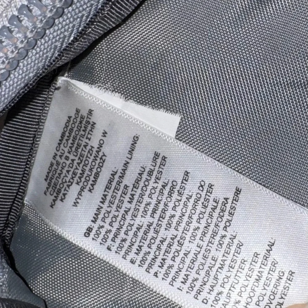 The North Face Vault Backpack Gray FlexVent Laptop School Hiking Daypack